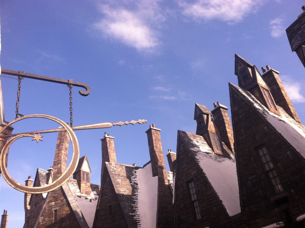 Hogsmeade Wizarding World of Harry Potter World. Keep reading to get the best Universal Islands of Adventure tips and tricks.