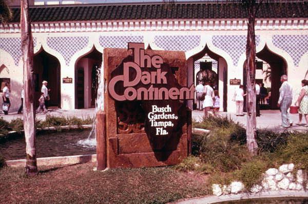 Busch Gardens Dark Continent Classic Logo in front of Park Gate. Keep reading to get the Groupon Busch Gardens Tampa Deals.
