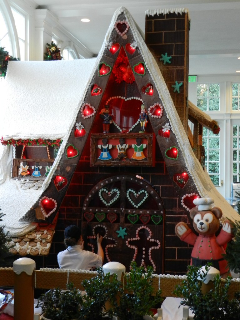 Disney World Gingerbread House at Epcot Duffy the Bear 2012