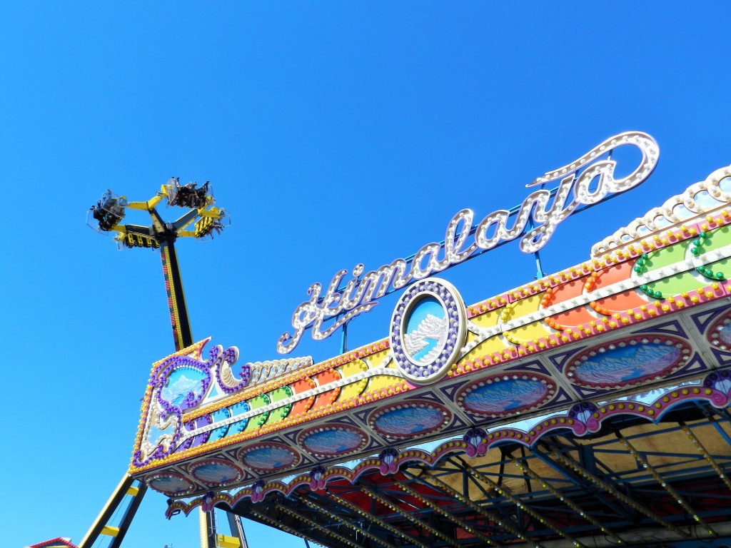 The classic Himalaya up against the modern day rides. Keep reading to get the full 2025 Florida State Fair Guide with Tickets, Food, Concerts, Rides and More! Copyright ThemeParkHipster.