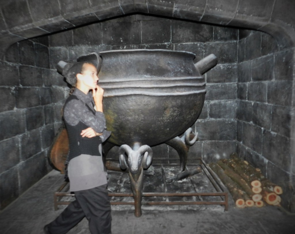 The Leaky Cauldron Pot Wizarding World of Harry Potter