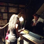 Nikkyj holding wand in Diagon Alley : Ollivander's Wand Shop. #harrypotter #universalstudios