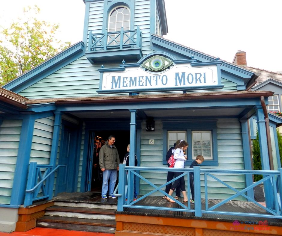 Disney Memento Mori Shop Entrada frontal no Magic Kingdom