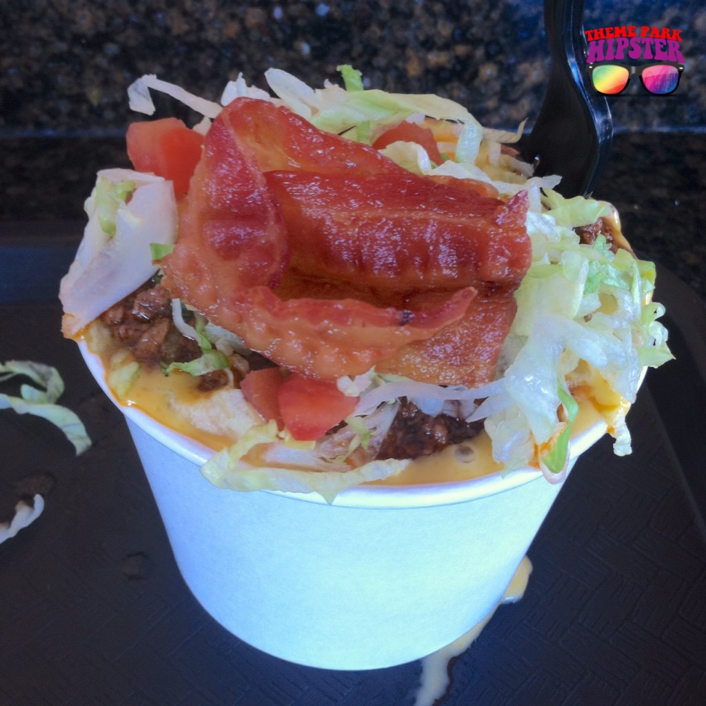 Friar's Nook Cheeseburger Mac-N-Cheese with crunchy green lettuce, crispy bacon on top of creamy macaroni and cheese.