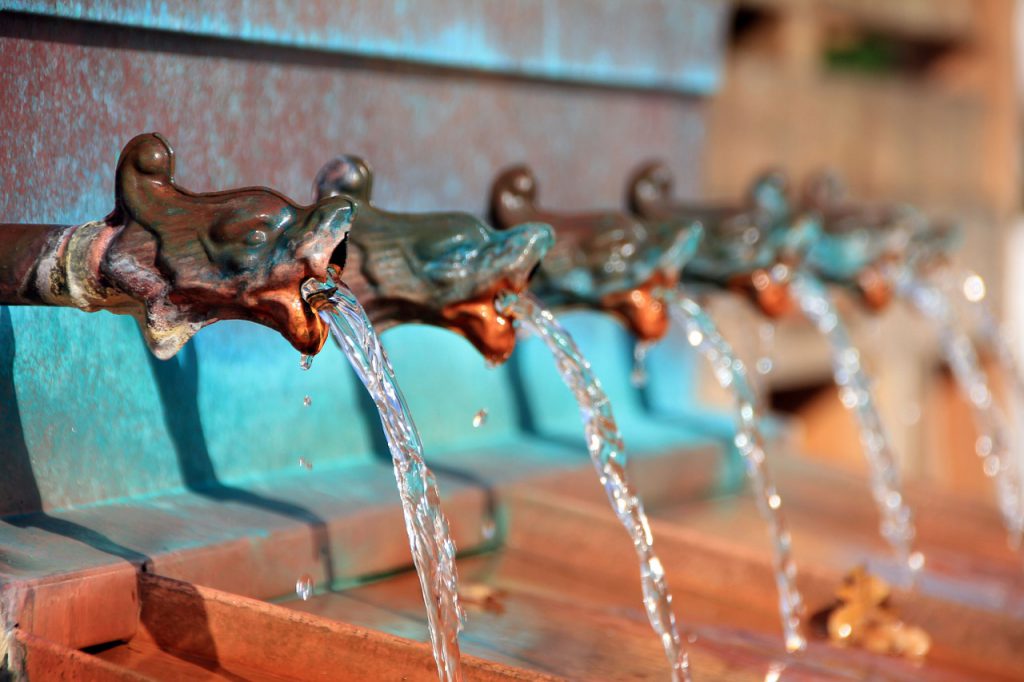 A water fountain to run on your fingertips. A top tip for  theme park heat in Florida.