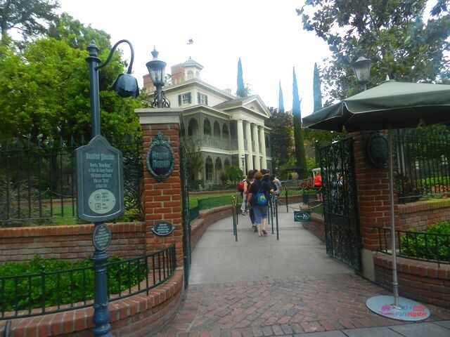 Haunted Mansion Disneyland