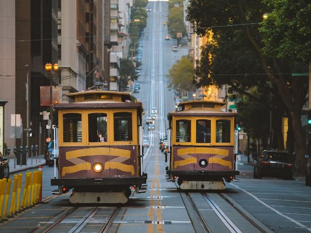 San Francisco Cable Cars. Keep reading to find out more about a 7 day California road trip itinerary.
