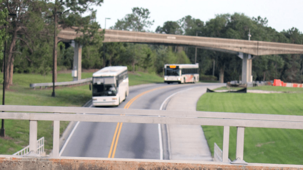 Monorail track with Buses