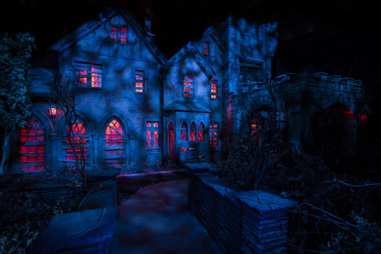 25 BEST Halloween Horror Nights Tips (2021 Survival Guide