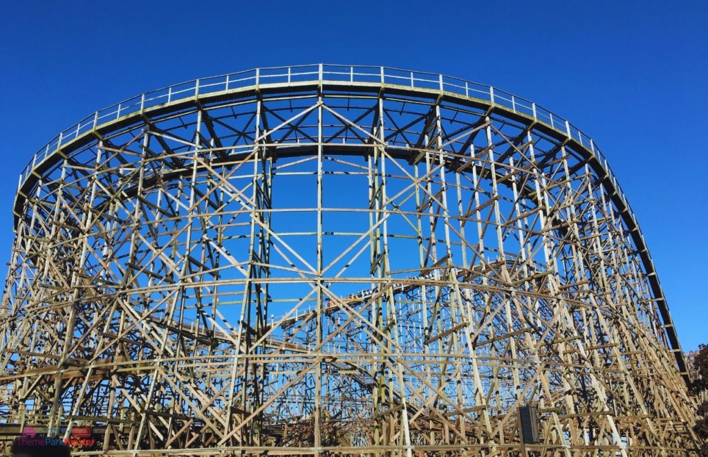 Cedar Point Gemini Roller Coaster. Avoid the Cedar Point wait times and crowds with the crowd calendar.