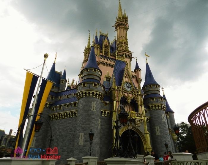 Rainy day At Magic Kingdom Orlando Florida. Keep reading to know what the best days to visit Disney World parks and how to use the Disney World Crowd Calendar.