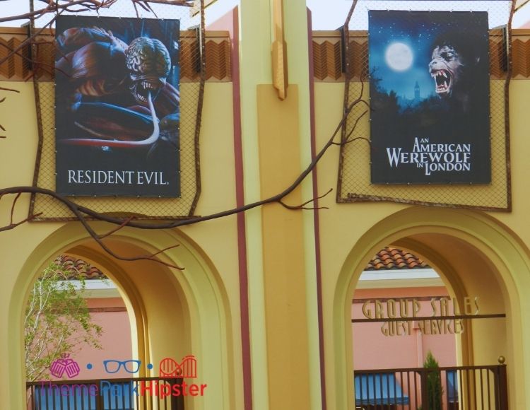 HHN 2013 Entrance. Keep reading to learn about the Halloween Horror Nights Icons List and other HHN Icons and Characters.