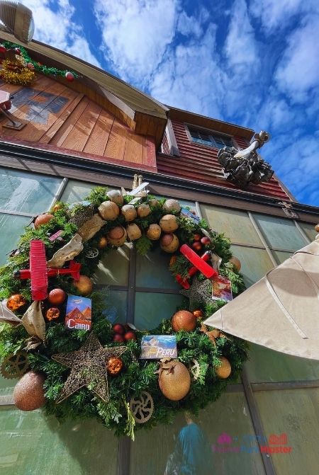 Jock Lindsay Hangar Bar Christmas Reef Decoration. Keep reading to get the full guide on Christmas at Disney Springs!