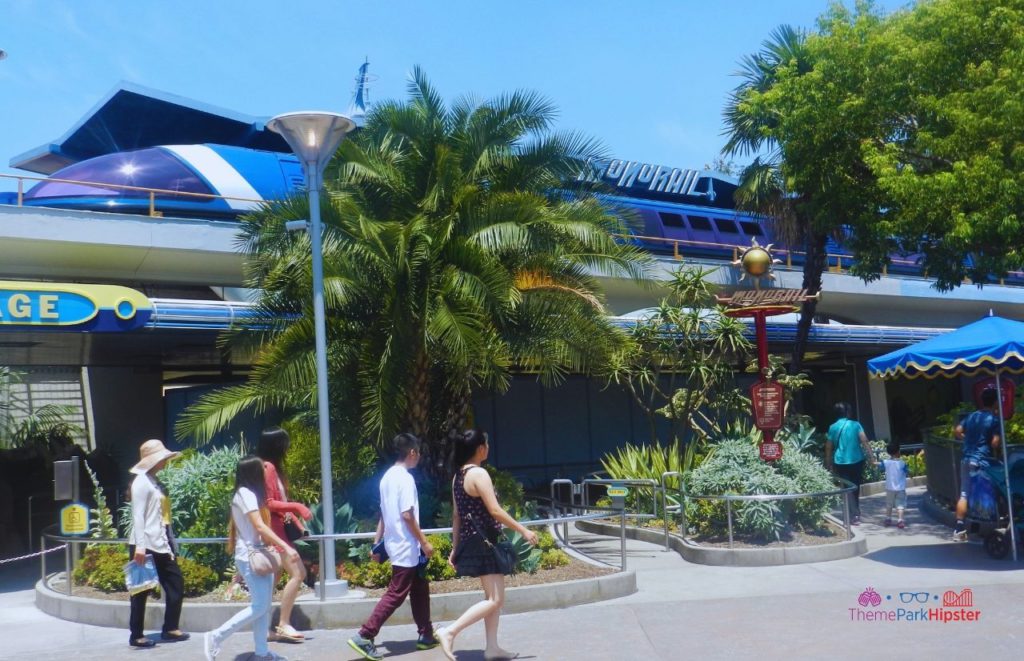 Disneyland Monorail Mark 7 in 2014. Keep reading for your own Disneyland Itinerary!