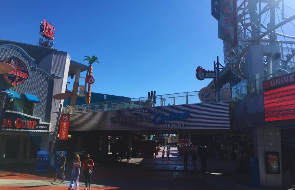 Welcome to Universal Orlando Resort Sign in CityWalk. Keep reading to learn about parking at Universal Studios Orlando.