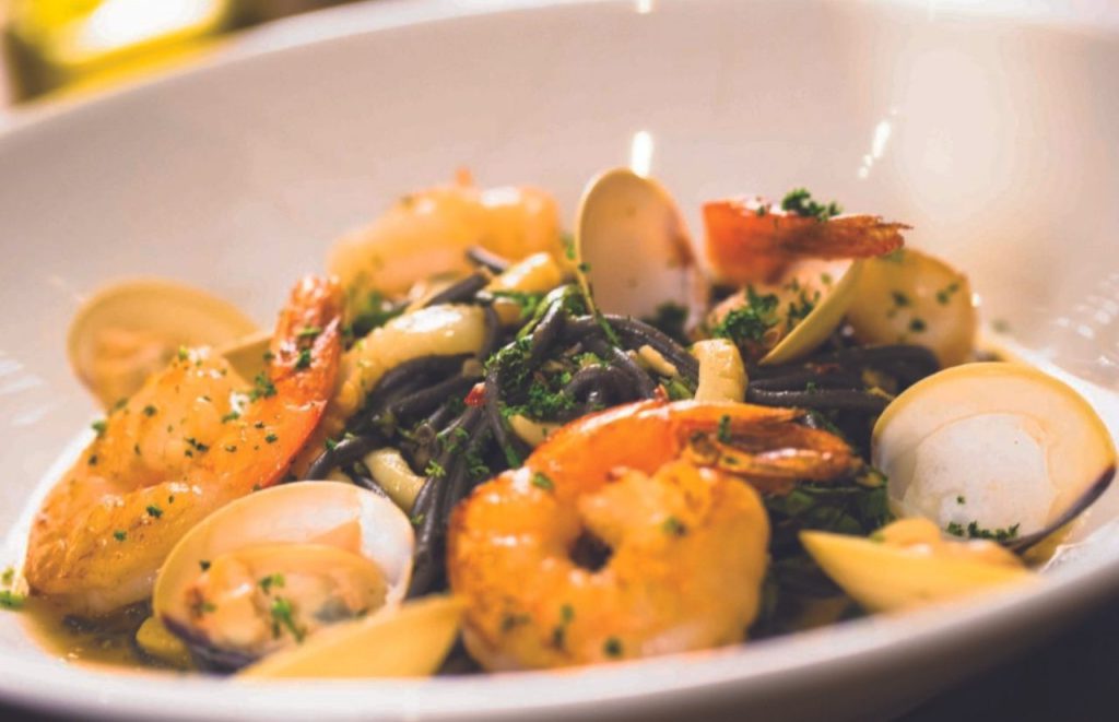 Vivo Italian Kitchen Shrimp Mussels and Noodles at Universal Orlando CityWalk. Best CityWalk Orlando Restaurants