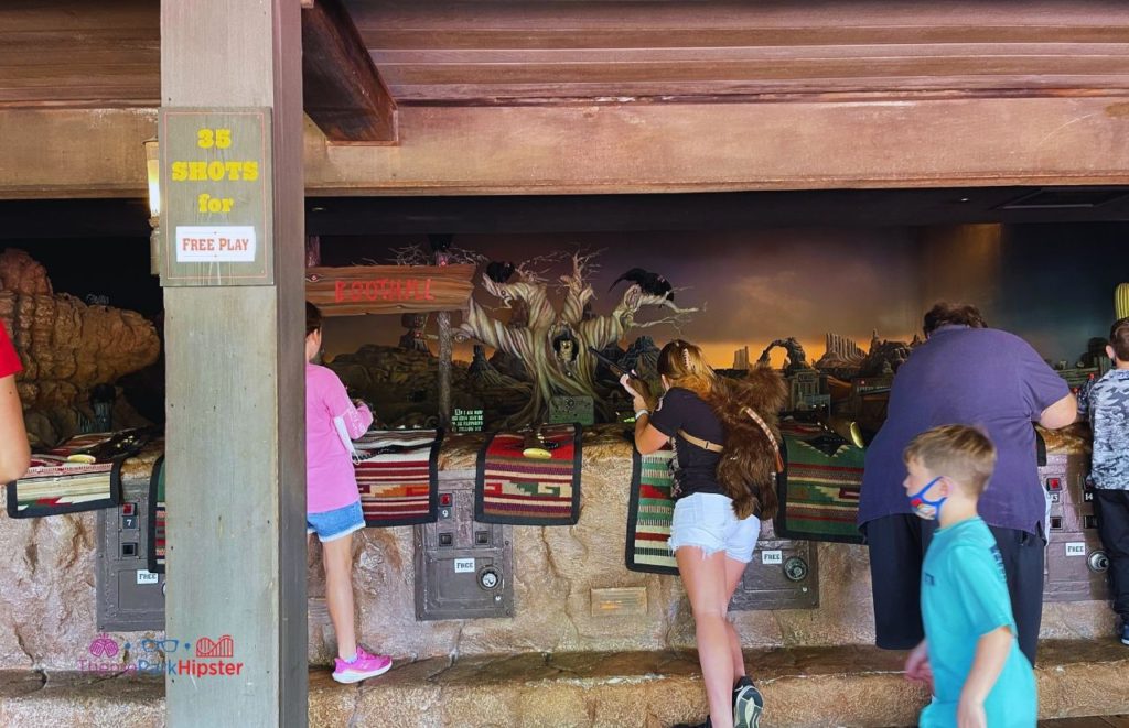 Disney Magic Kingdom Frontierland Shootin Arcade for Free. Keep reading to know what to pack and what to wear to Disney World in March.