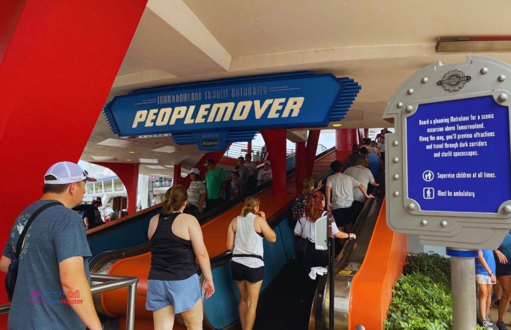 Disney Magic Kingdom Tomorrowland Transit Authority Peoplemover. Keep reading to know what to wear to Disney World and what are the best clothes for Disney World.
