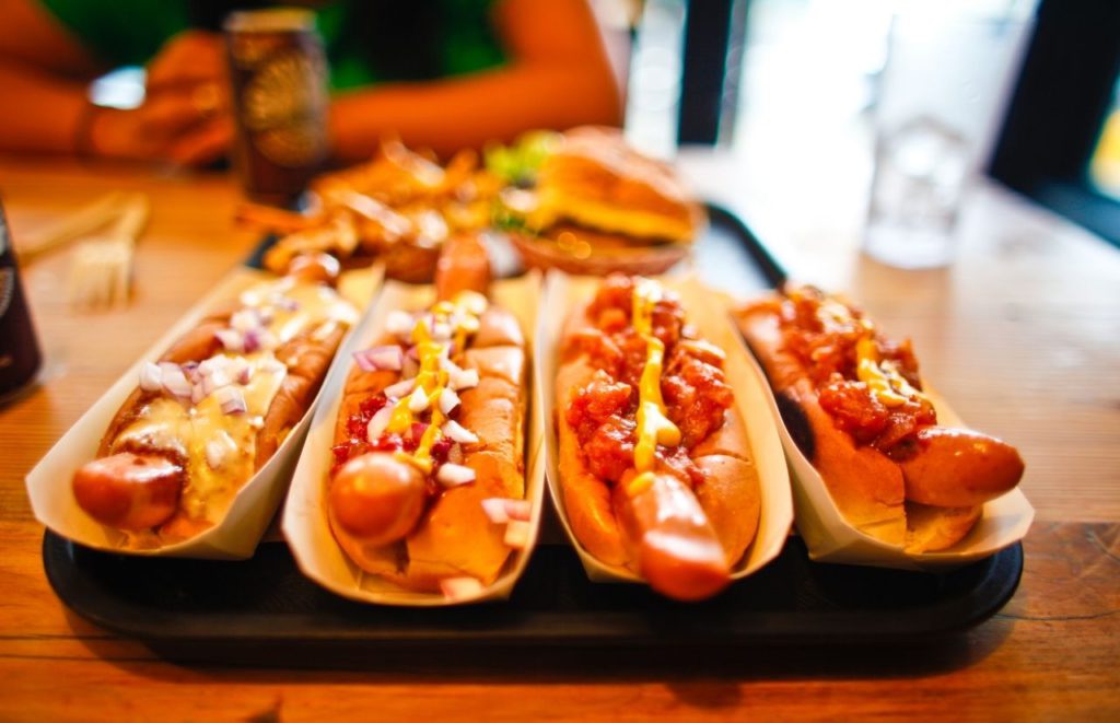 Captain Pete's Hotdog at SeaWorld Orlando. Keep reading to learn more about the best SeaWorld Orlando restaurants.