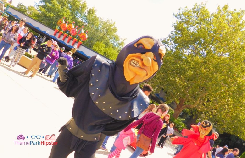 Cedar Point Halloweekends scareactor. Keep reading for more Cedar Point tips and tricks for beginners.