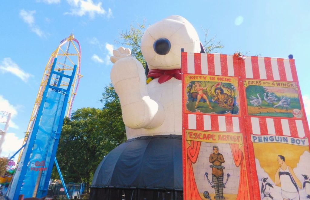 Cedar Point Snoopy Inflatable next to Top Thrill Dragster. Keep reading for more Cedar Point tips.