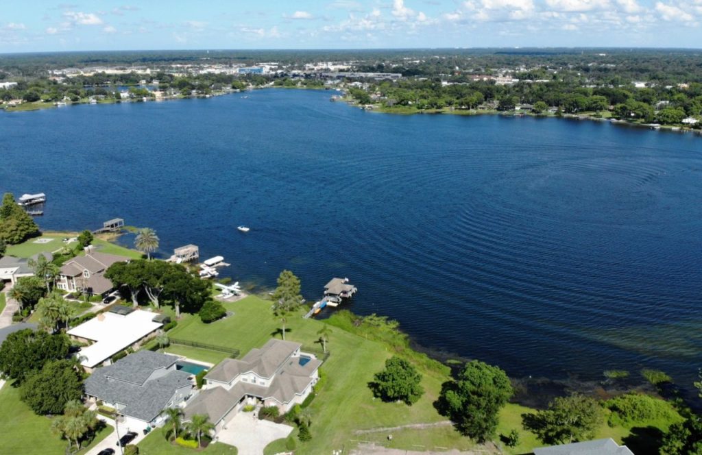 Orlando Boat Tour in Windermere, Florida Lake Butler. Keep reading to find out all you need to know about the things to do in Orlando for adults.