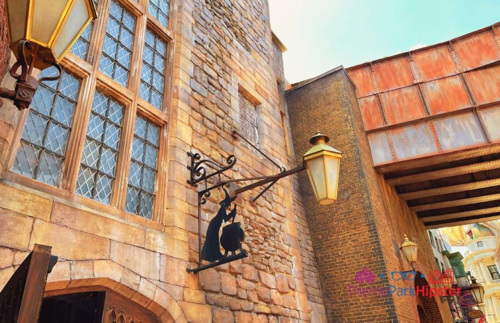 Universal Orlando Resort Diagon Alley Leaky Cauldron in Harry Potter World. Keep reading to learn about Harry Potter World Christmas and Christmas at Hogwarts!