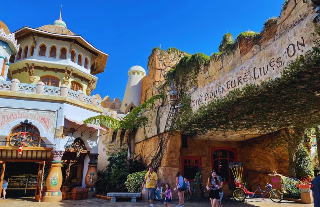 Universal Orlando Resort Island Market and Export in Port of Entry at Islands of Adventure. Keep reading to get the best Universal Islands of Adventure tips and tricks.