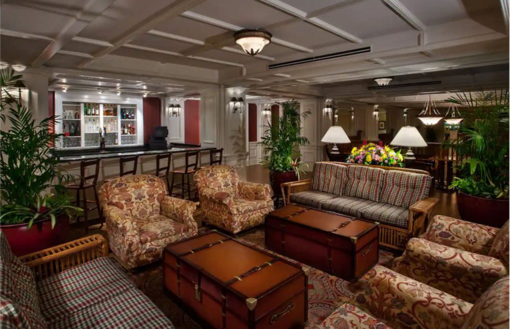 Belle Vue Lounge Photo Courtesy of Disney Co