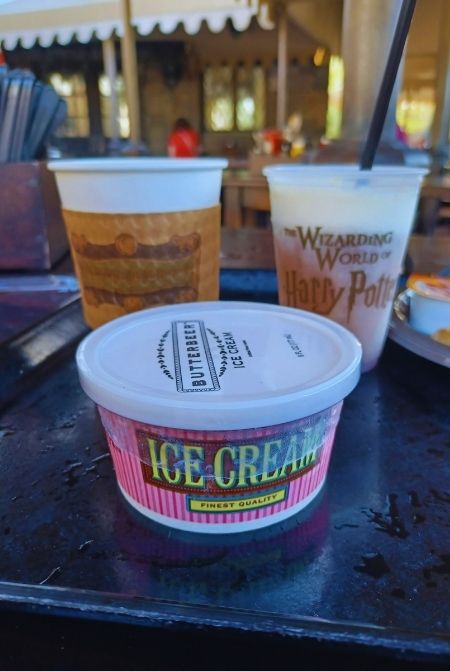 Hot cold and ice cream butter beer at the Wizarding World of Harry Potter Universal Orlando Resort Trip Report with Rebecca. Keep reading to get the full travel guide and review to the Three Broomsticks.