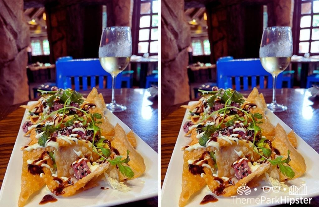 Confisco Grille White Wine and Loaded Nachos with Tuna Universal Orlando Resort Islands of Adventure