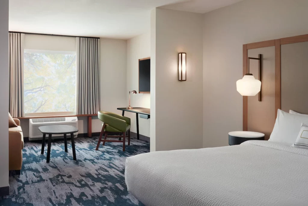Fairfield Inn and Suites Sandusky Ohio Room. Keep reading to learn about the best hotels near Cedar Point and where to stay in Sandusky, Ohio.