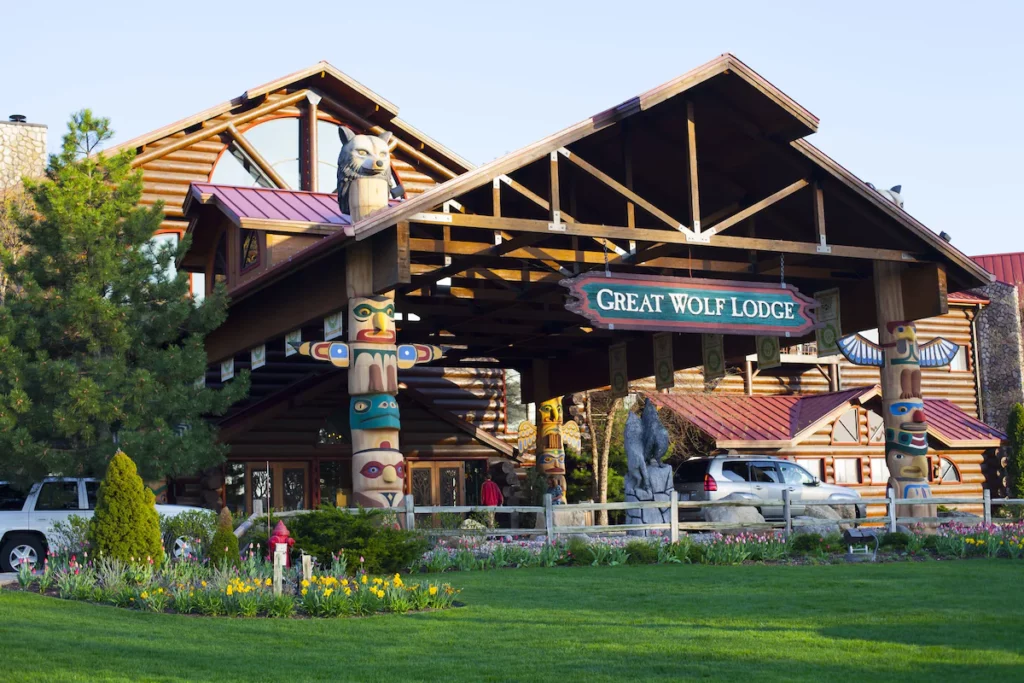 Great Wolf Lodge Sandusky Ohio Entrance. Keep reading to learn about the best hotels near Cedar Point and where to stay in Sandusky, Ohio.