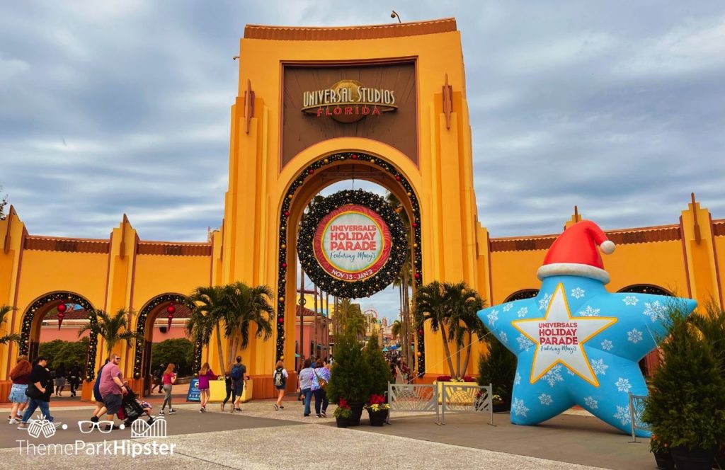 Arches Christmas at Universal Studios in Universal Orlando Resort. Keep reading to get more information on Thanksgiving at Universal Studios.