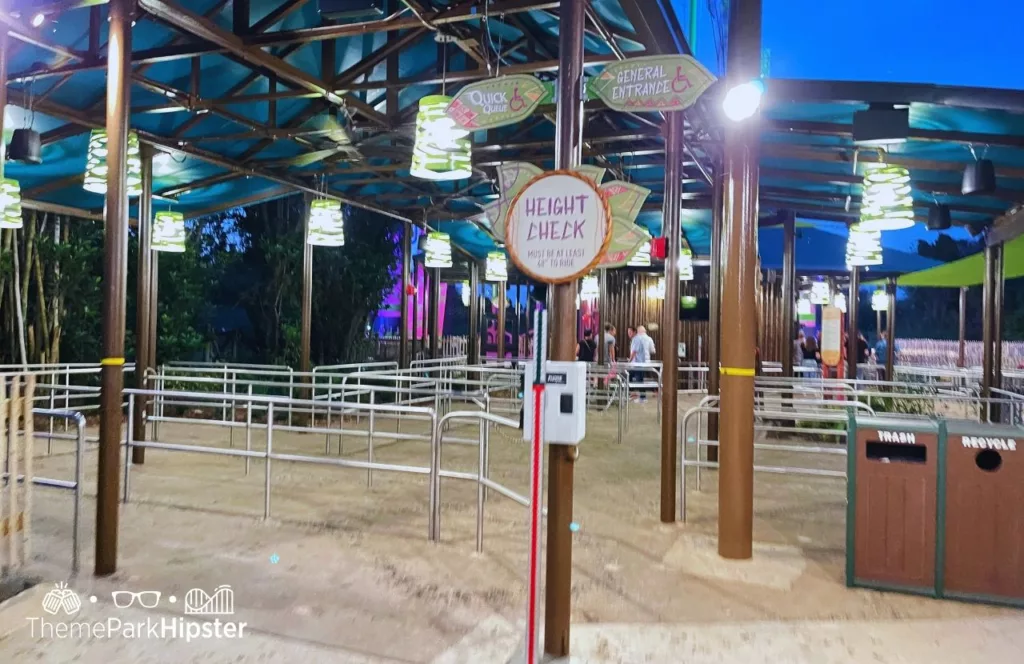 Busch Gardens Tampa Serengeti flyer at night quick queue are. Keep reading to get the Groupon Busch Gardens Tampa Deals.