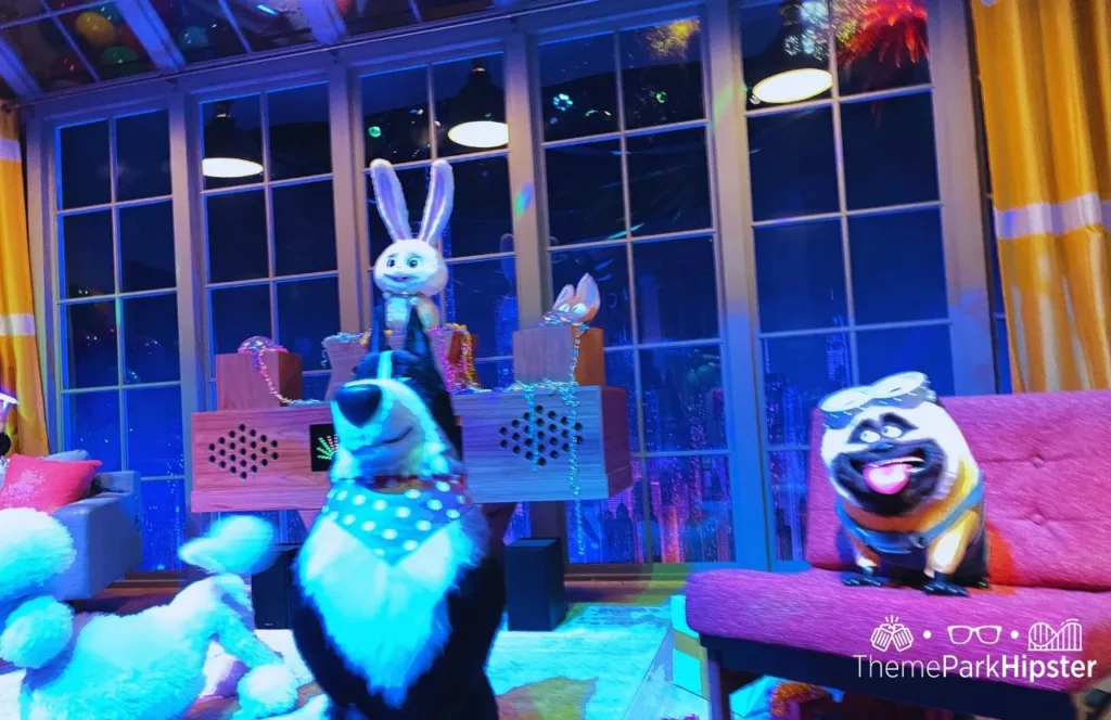 Universal Studios Hollywood Secret Life of Pets Ride pet adoption party scene. Keep reading to get the full Universal Studios Hollywood Crowd Calendar and to know when is the best time to visit Universal Studios Hollywood.