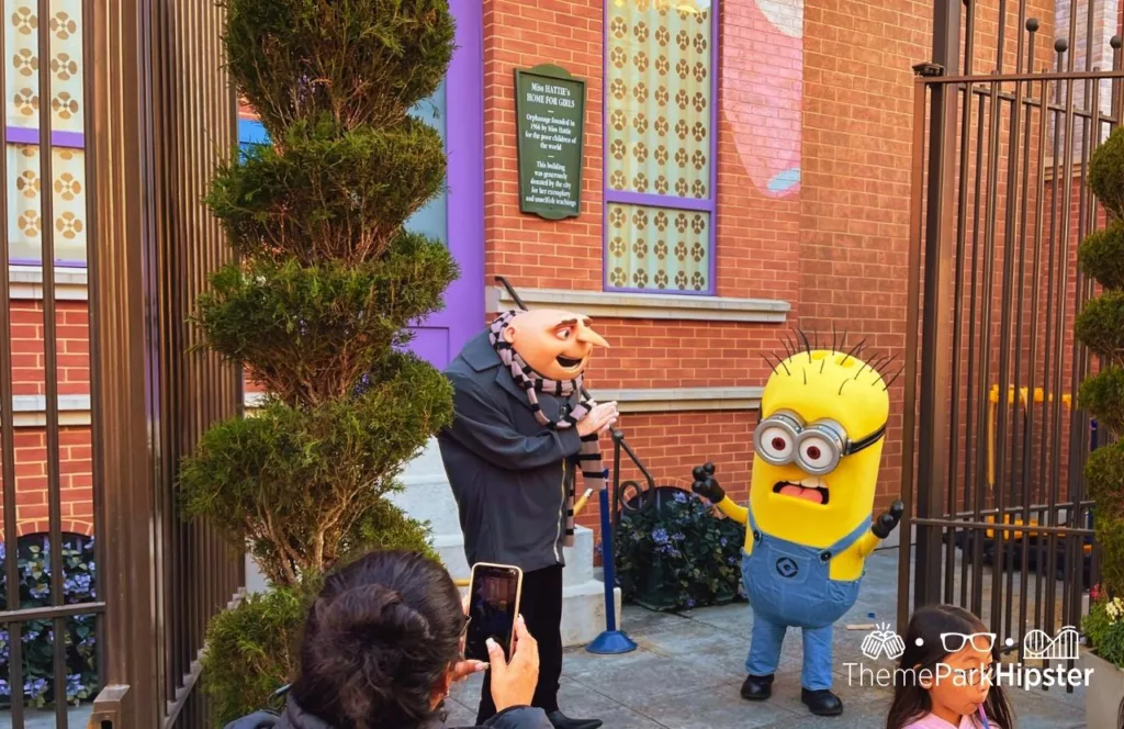 Universal Studios Hollywood Gru and Minion Meet and Greet