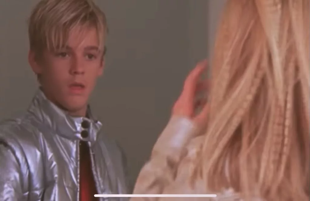 Aaron Carter’s Coming to Town Lizzie McGuire. One of the best Disney Channel Christmas Episodes EVER!