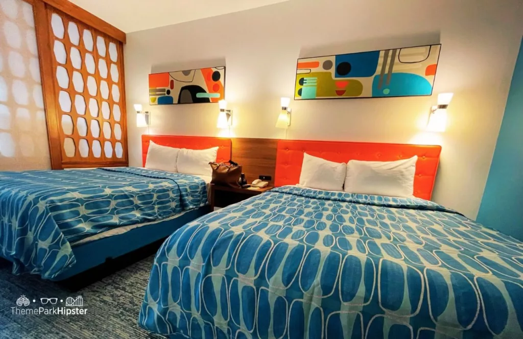 Retro style bedroom at Cabana Bay Beach Resort Hotel at Universal Orlando. Keep reading to find out more about the best hotels near Halloween Horror Nights.