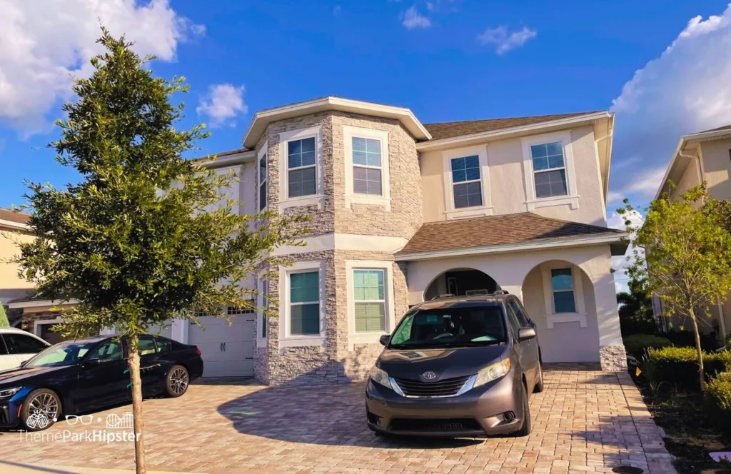 Encore Resort Review. One of the best vacation home rentals near Disney World.Keep reading to find out more about Disney Resort parking fee.  