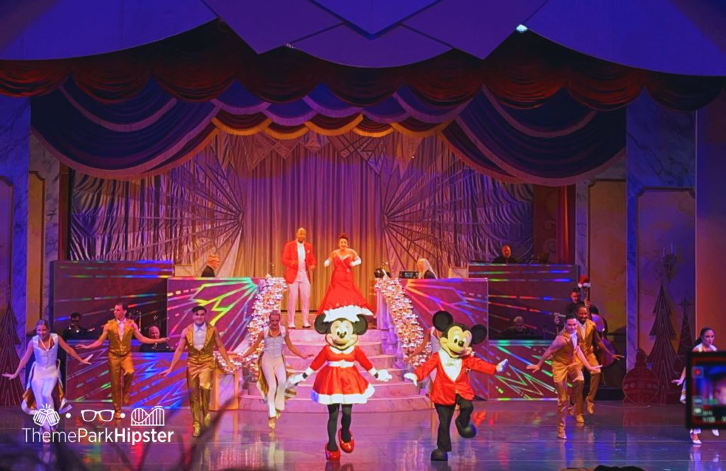 Disney Holidays in Hollywood Show with Minnie and Mickey Mouse. Hollywood Studios Jollywood Nights Christmas Celebration at Disney World. Keep reading to get the best time to visit Disney World. 