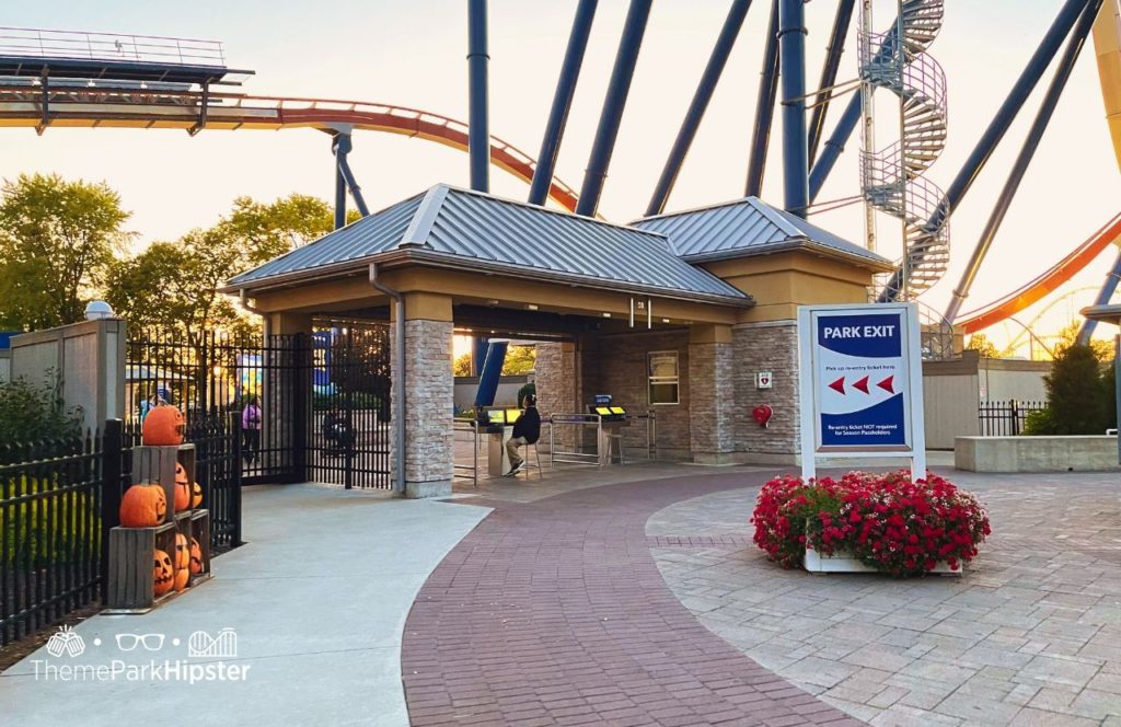 Cedar Point Ohio Amusement Park Valravn Roller Coaster Park Exit Gate