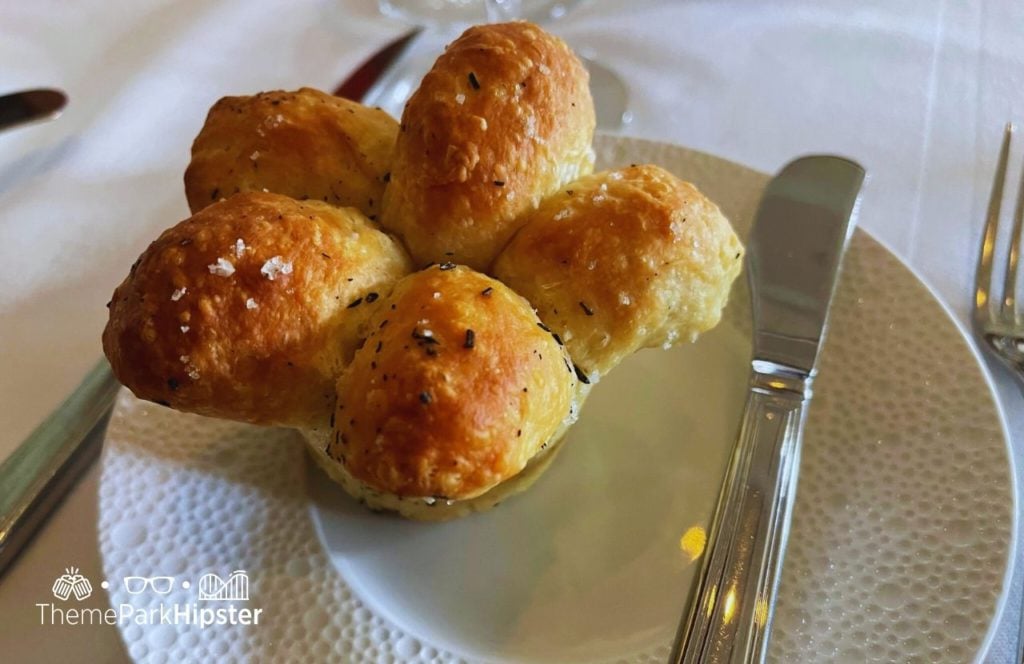 Bread Bull and Bear Steakhouse Orlando at Waldorf Astoria Hotel Bonnet Creek at Disney World. Keep reading to find out if Bull & Bear at Waldorf Astoria Orlando is worth the splurge.