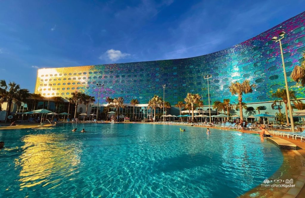 Universal Orlando Terra Luna Hotel Resort Pool Area. Keep reading to get the perfect 5-day Universal Orlando itinerary.