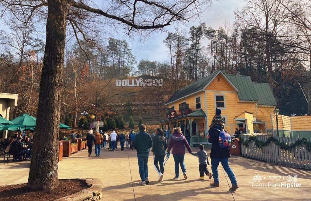 A Smoky Mountain Christmas Dollywood Sign Theme Park