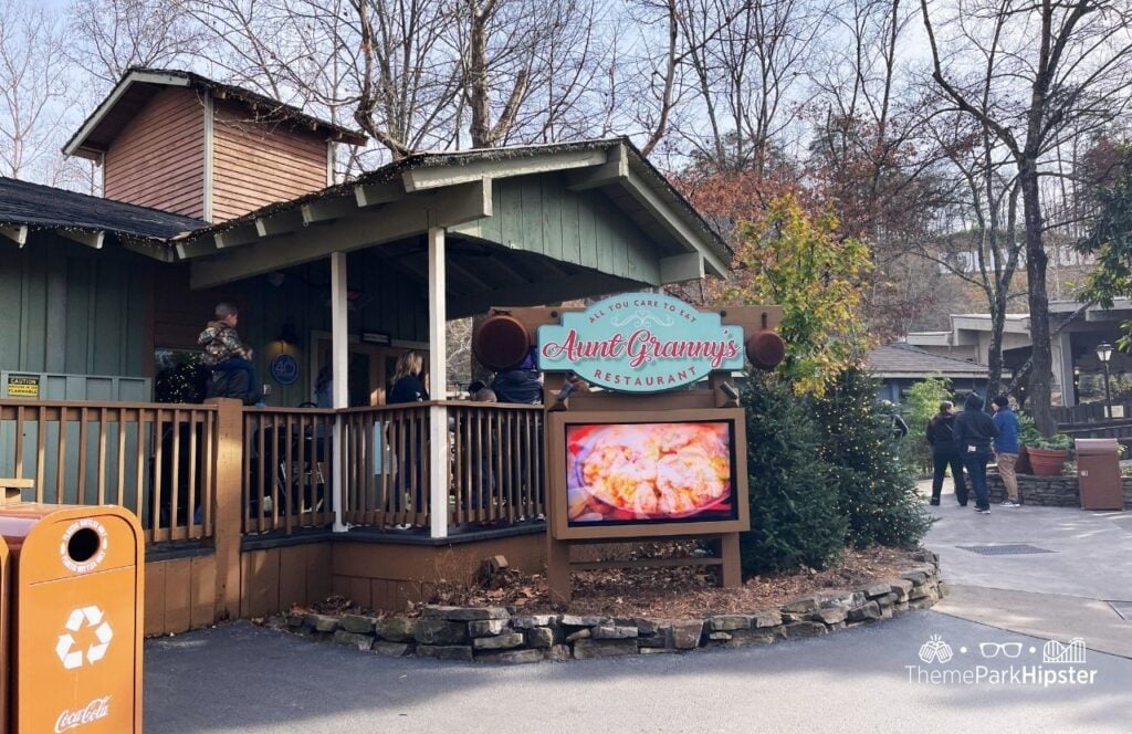 Aunt Granny's All You Can Eat Buffet Restaurant at Dollywood Theme Park. Keep reading for your full guide to planning a Dollywood vacation. 