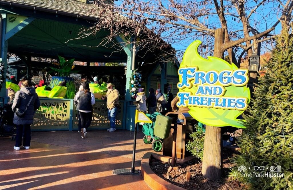 Wildwood Grove Frogs and Fireflies at A Smoky Mountain Christmas Dollywood Theme Park. Keep reading for your full guide to planning a Dollywood vacation. 