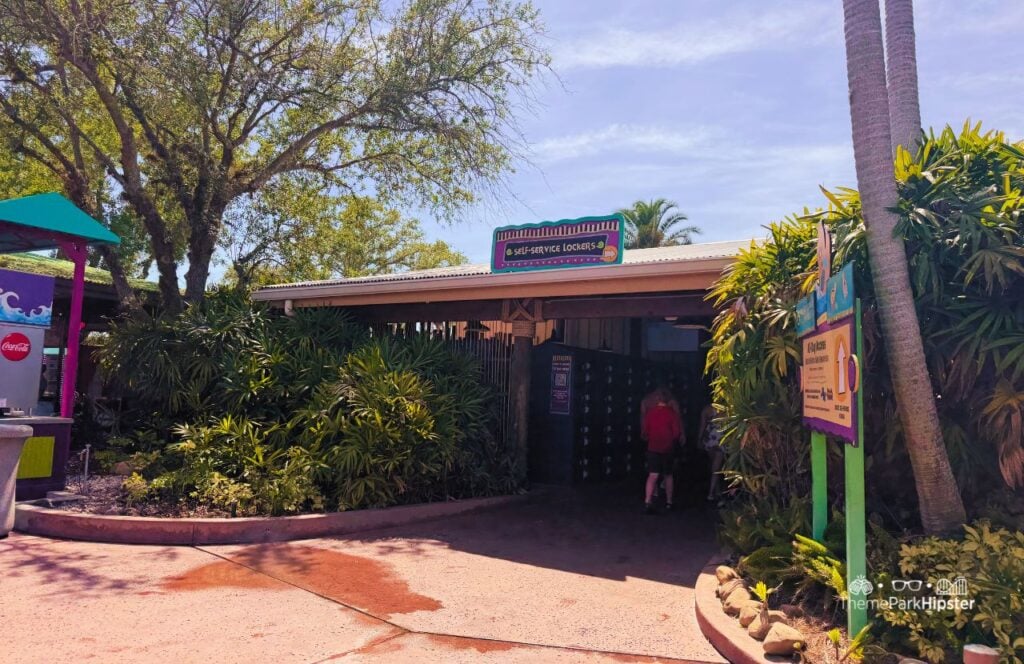 Aquatica Orlando Water Park Lockers. Keep reading to learn more about things to know before visiting Aquatica Orlando.