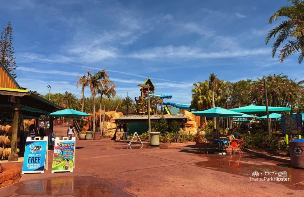 Aquatica Orlando Water Park Quick Queue and Free Refills Sign. Keep reading to learn more about things to know before visiting Aquatica Orlando.