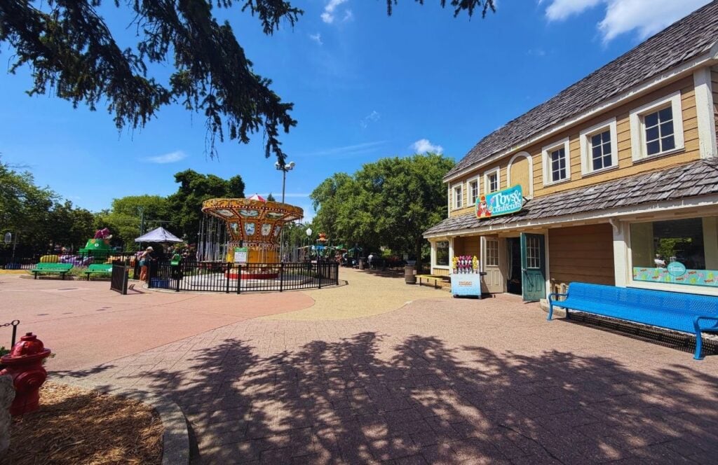 Kentucky Kingdom Amusement Park Louisville Toy Shop and kiddie swing